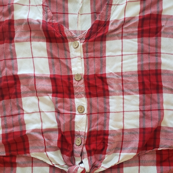Universal Threads Red & White Plaid Top - Picture 3 of 7
